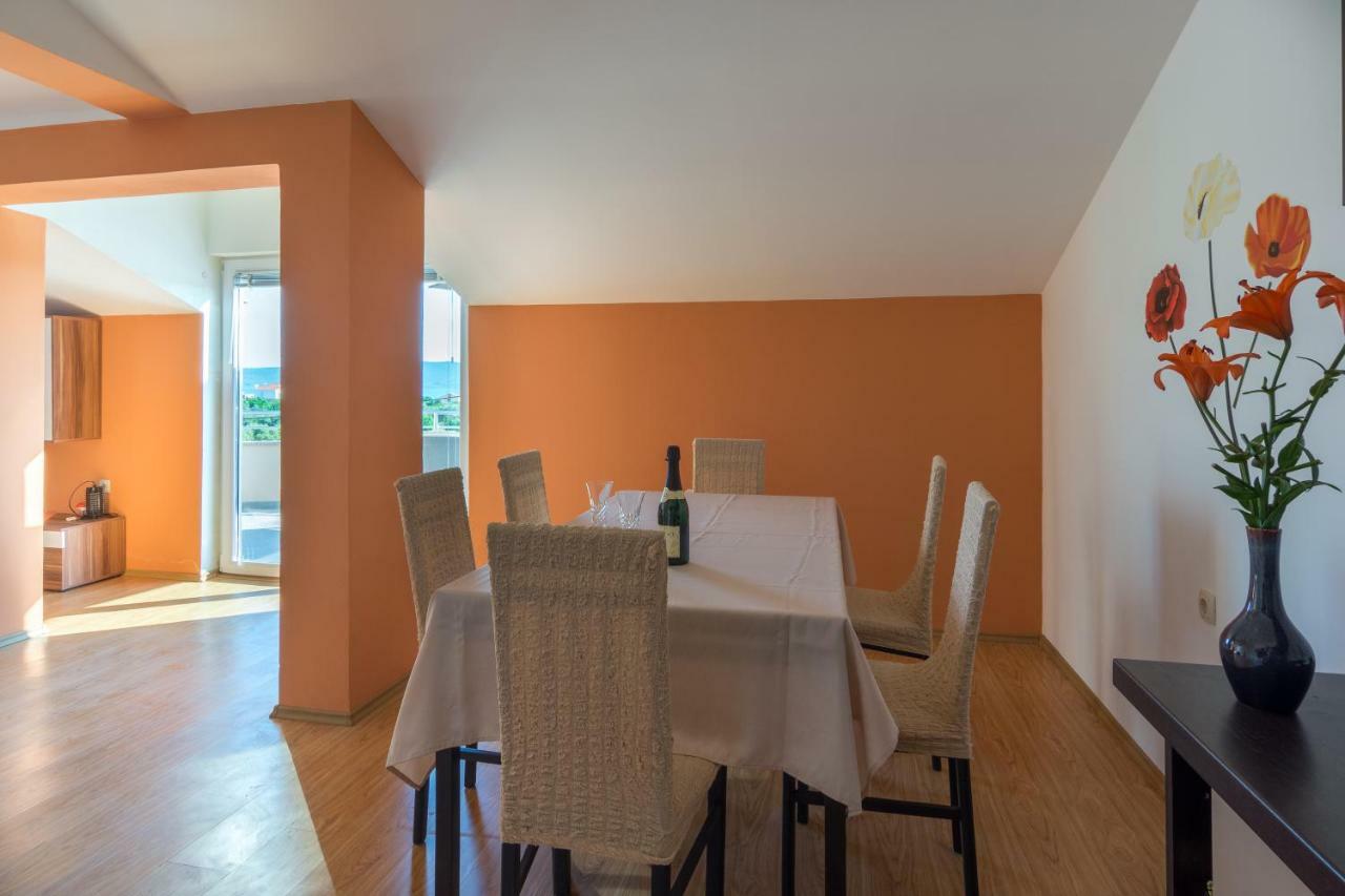 Apartments Lotus Sukošan Buitenkant foto