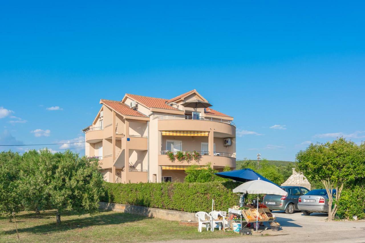 Apartments Lotus Sukošan Buitenkant foto
