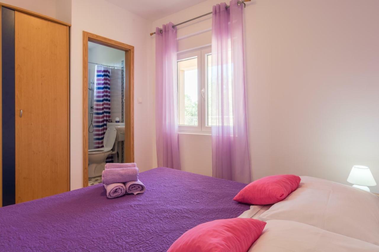 Apartments Lotus Sukošan Buitenkant foto