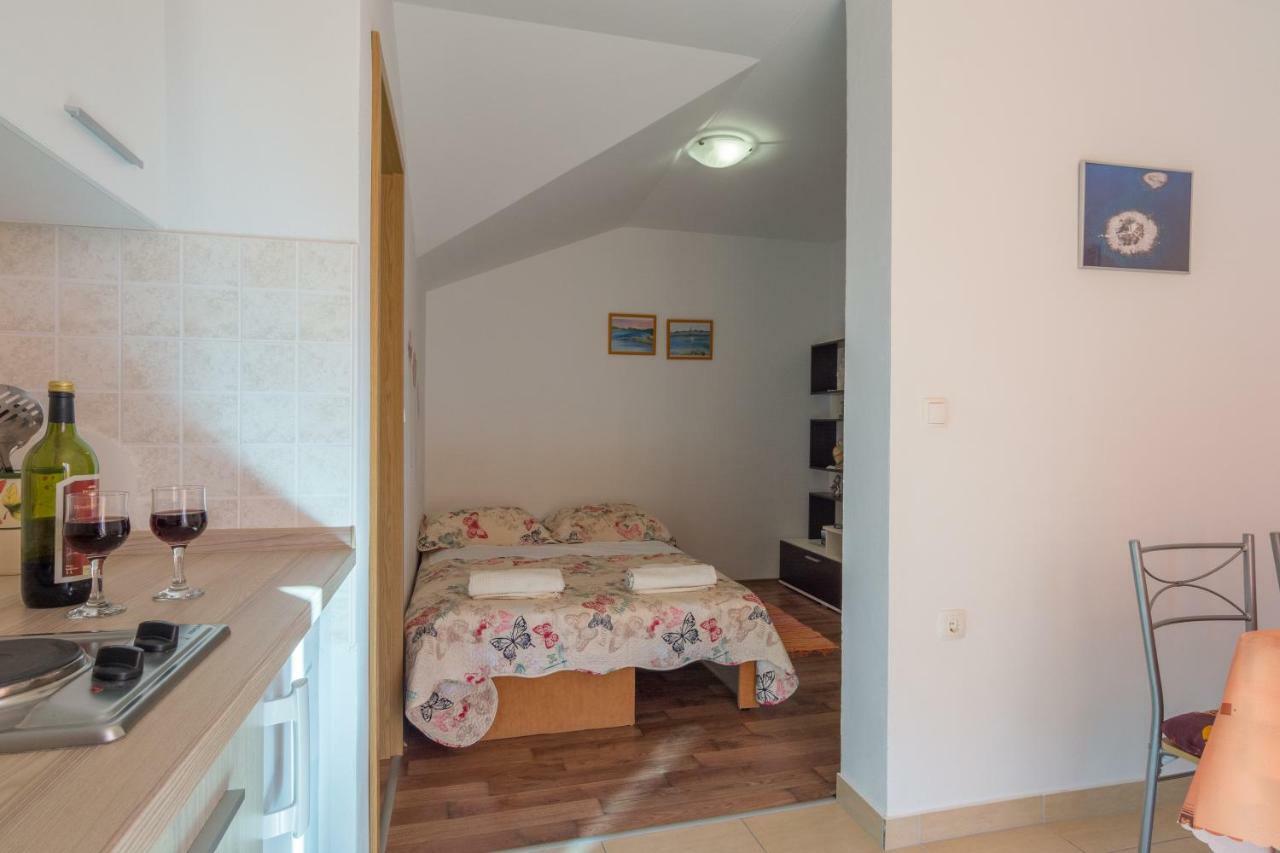 Apartments Lotus Sukošan Buitenkant foto
